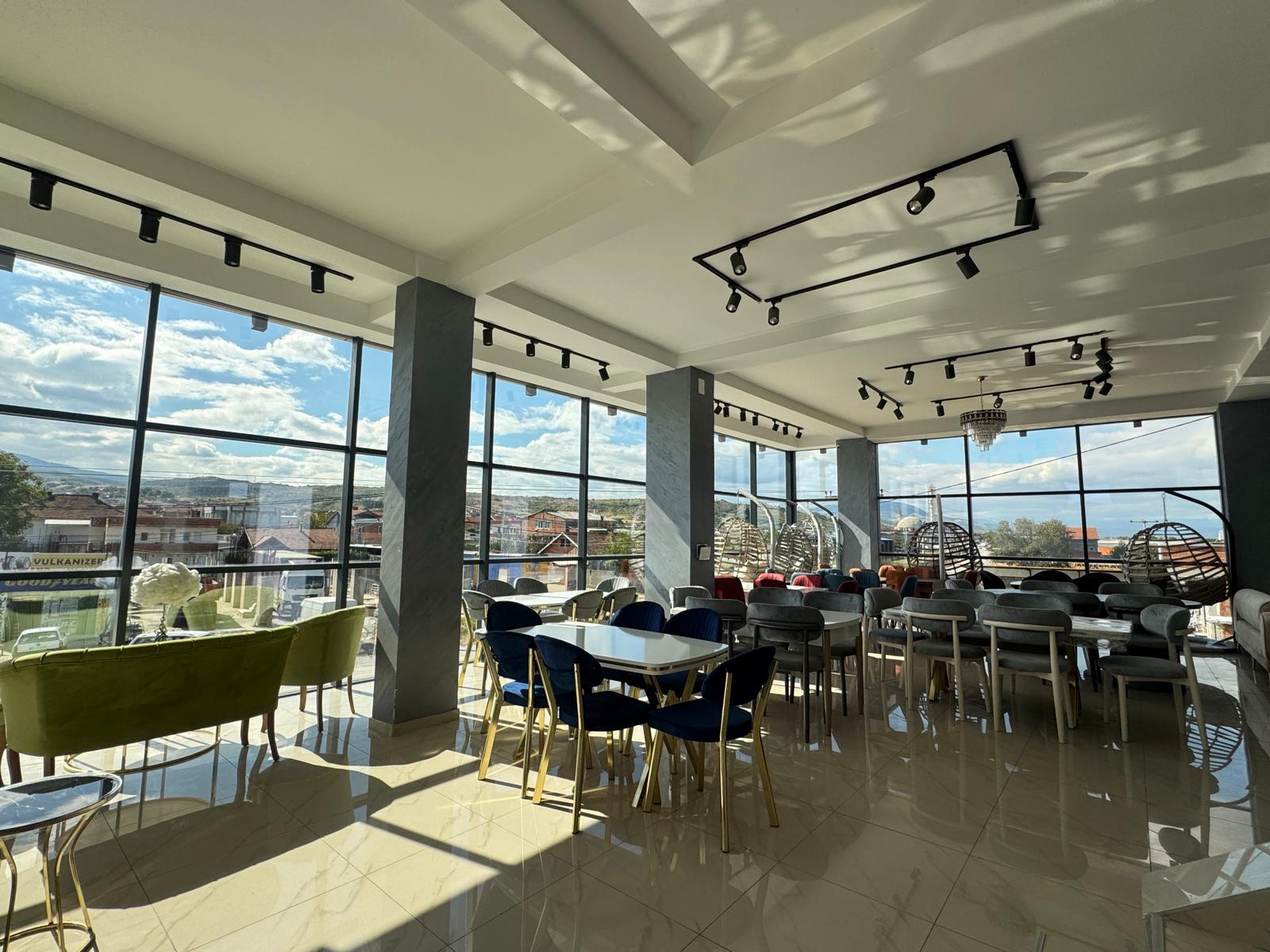 Гарнитури / Комплет мебел