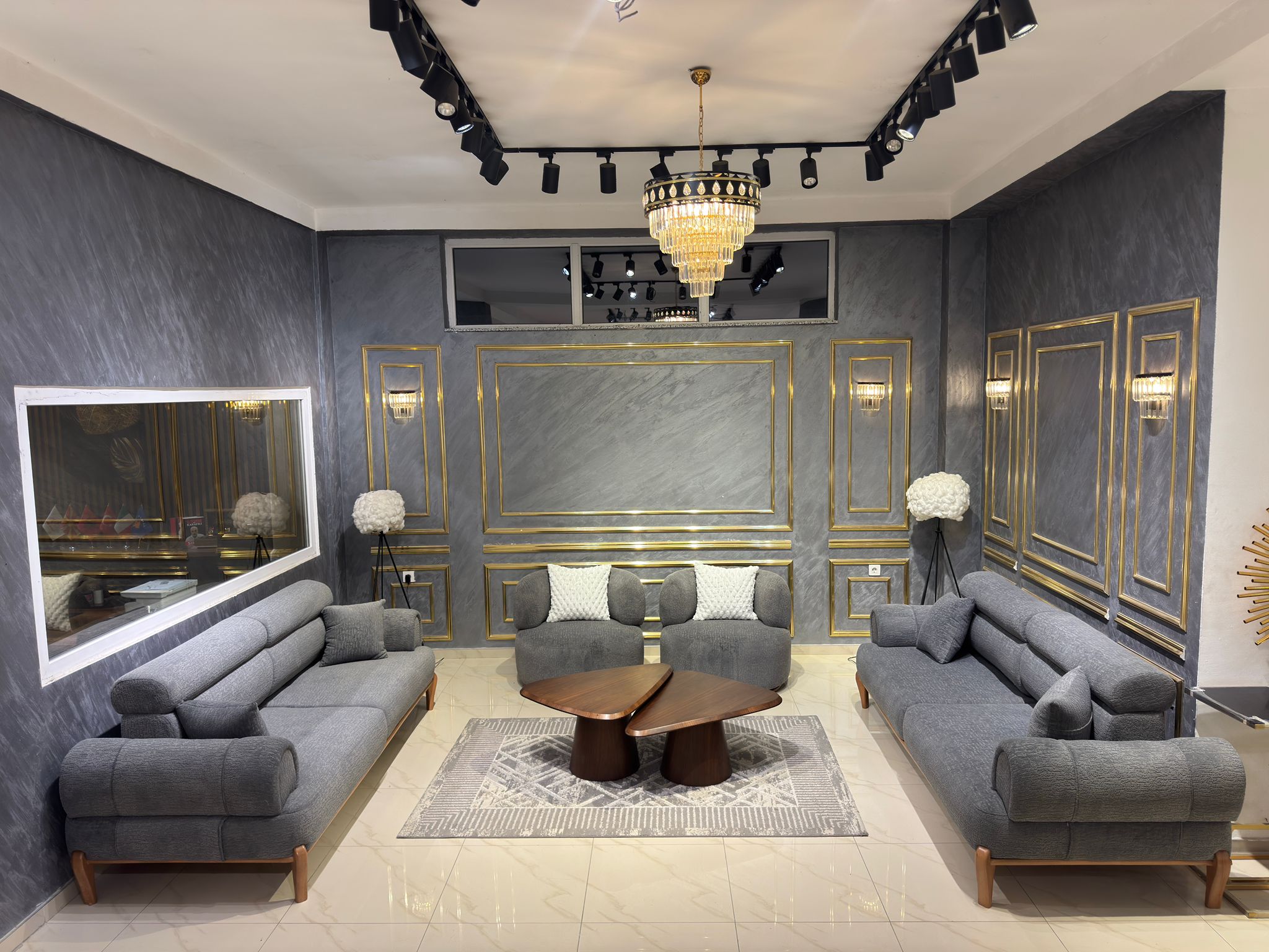 Гарнитури / Комплет мебел